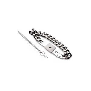 Chained Locking Bracelet and Necklace with Lock - EroticToyzProducten,Lingerie,Accessoires Lingerie,Lichaamssieraden,,GeslachtsneutraalXR Brands